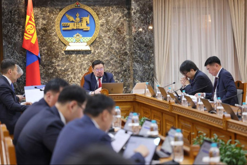 Төрийн өмчийг хувьчлах тухай тогтоолын төслийг хэлэлцэж байна